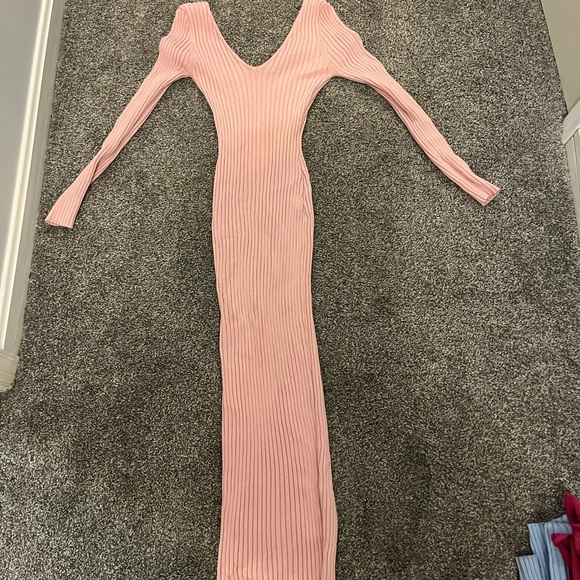 V-Neck Long Sleeve Fitted Maternity Maxi Dress - Picture 5 of 7